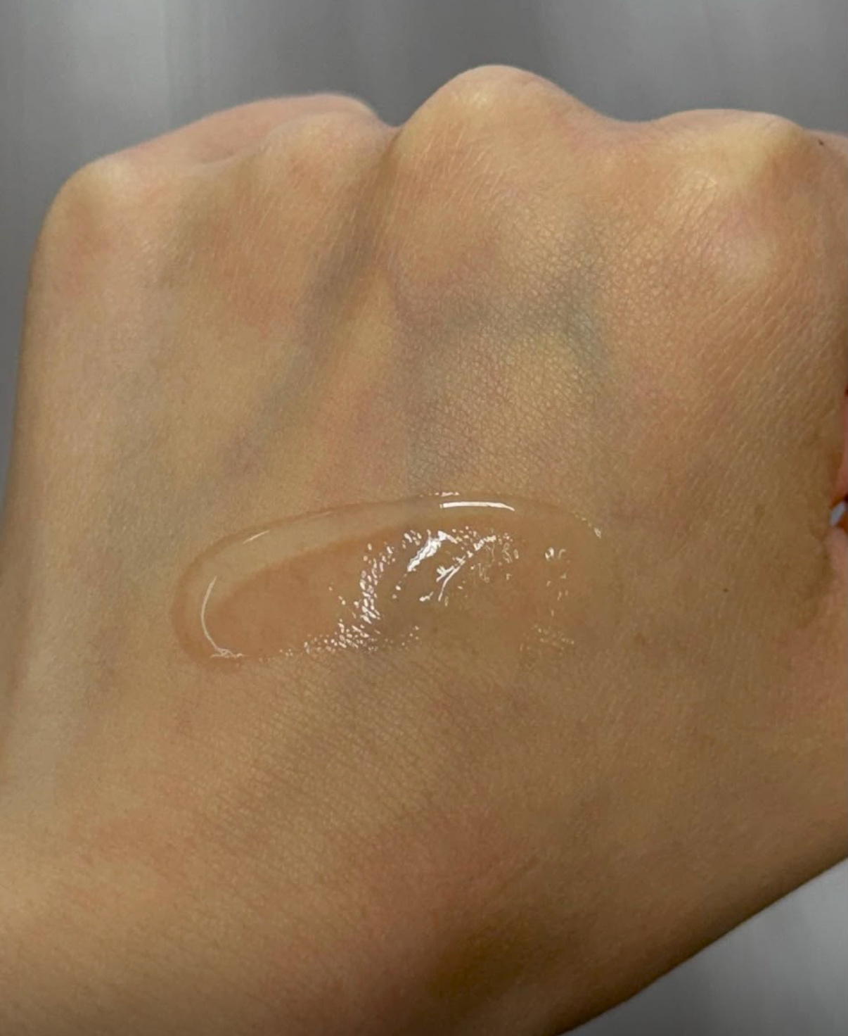 Hakme 實測 Wellmaxx Hyaluron Perfect Eye Gel五重玻尿酸完美眼部保濕啫喱質地