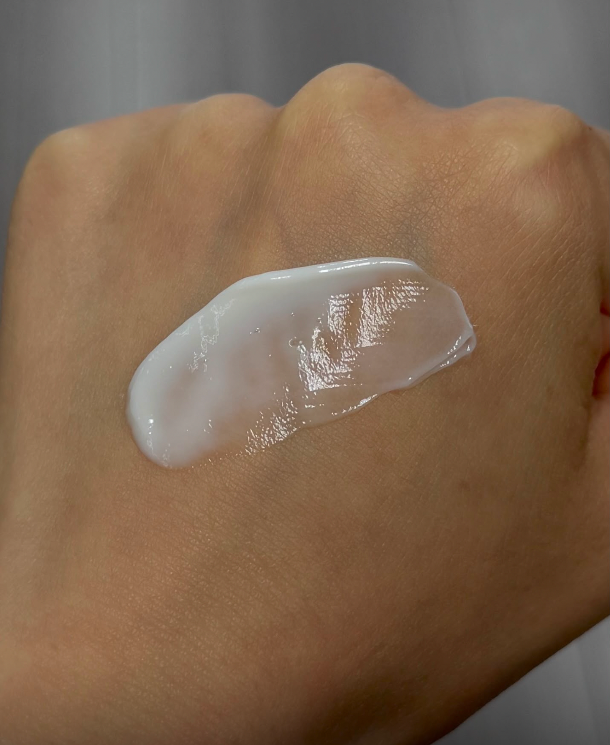 Hakme 實測 Wellmaxx Hyaluron Smoothing Hand Cream五重玻尿酸強效保濕手霜質地