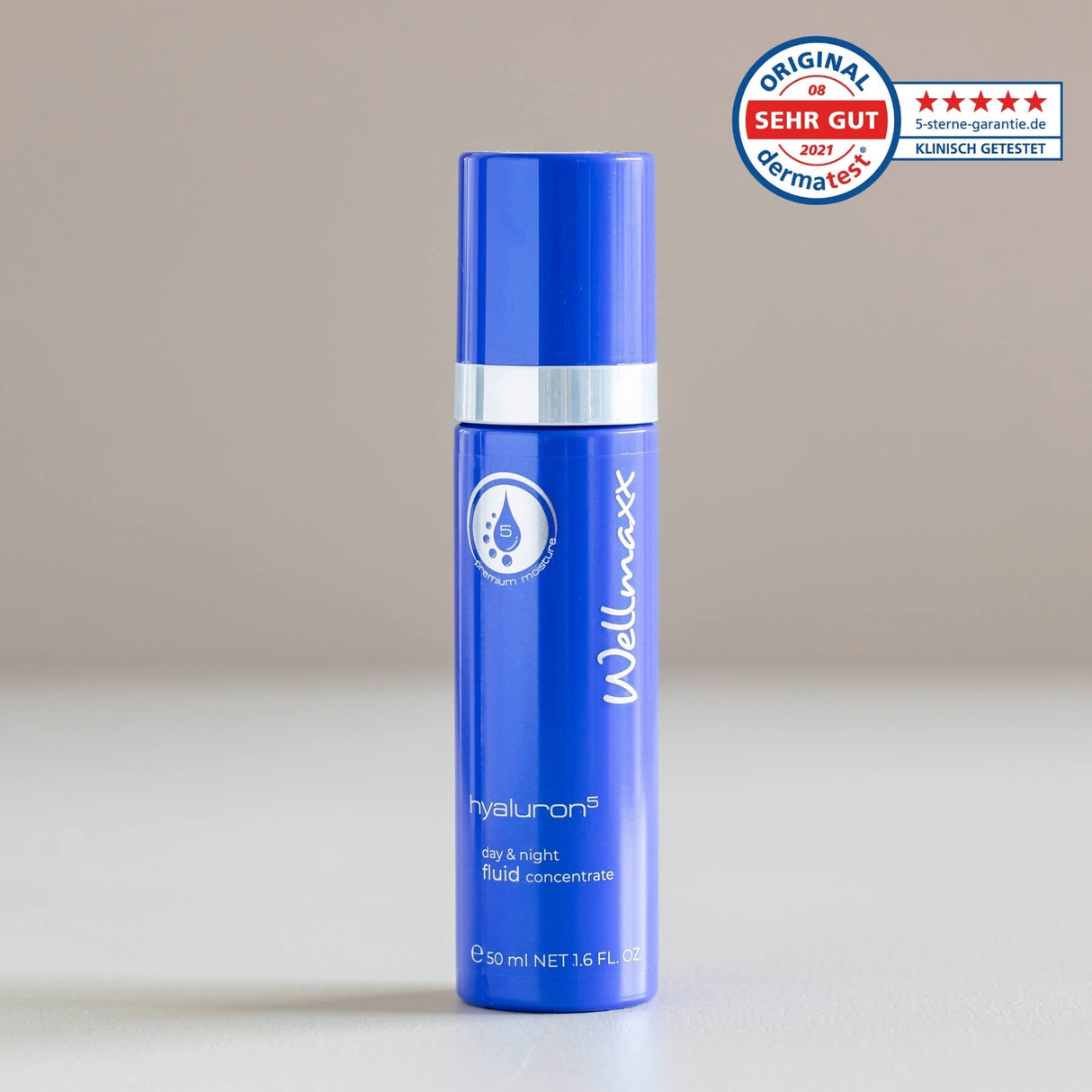 Hakme 推薦 Wellmaxx 五重玻尿酸保濕日夜乳液 (Fluid):質感輕盈如空氣,專利成份興建皮膚水道管,臨床證實提升水份 64%。