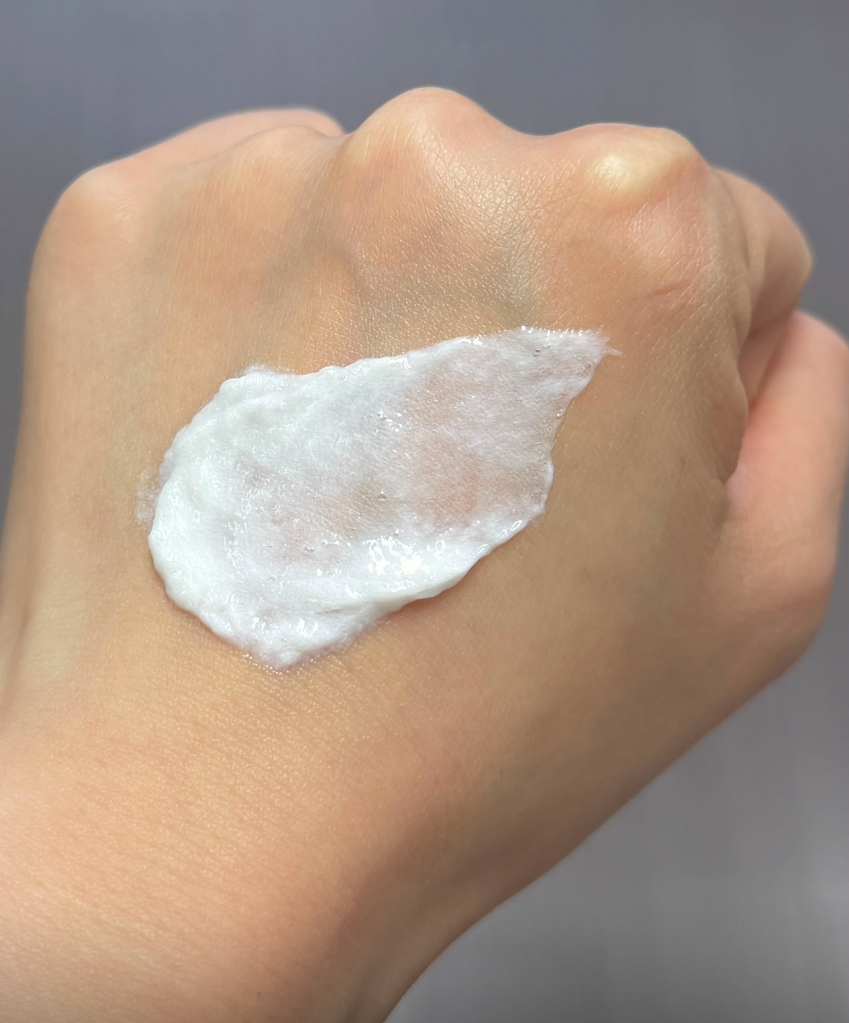 Hakme 實測 Wellmaxx Hyaluron Gentle Clean Face Wash五重玻尿酸保濕潔面膏質地